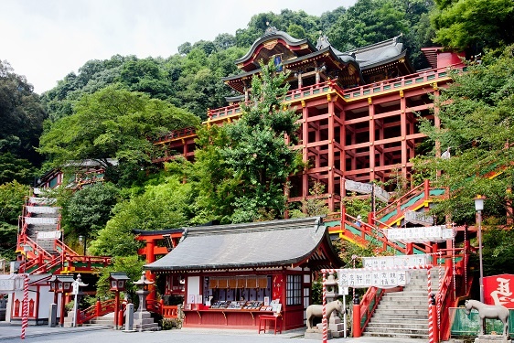 周辺で楽しむなら　鹿島祐徳稲荷