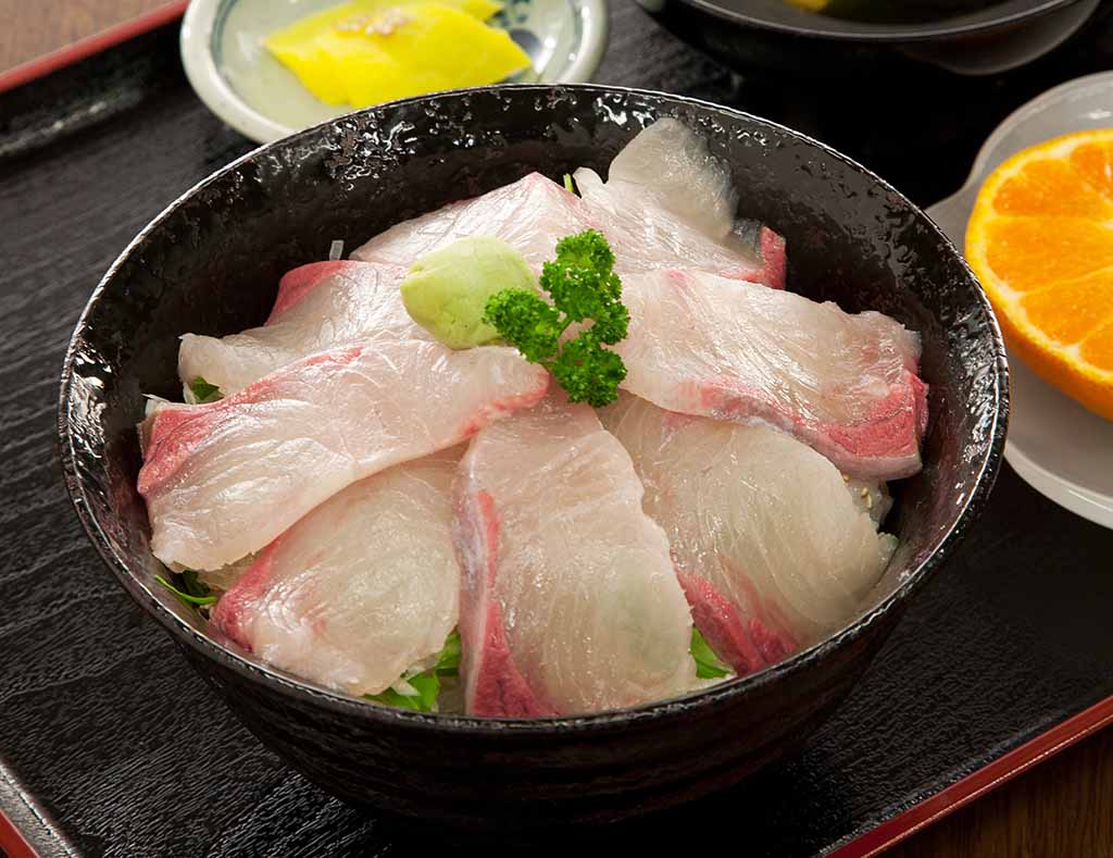 食べるならコレ　ブリ丼