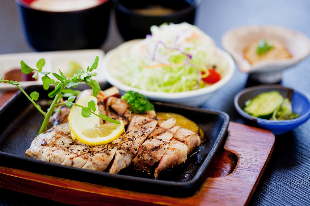 食べるならコレ　やごろう豚