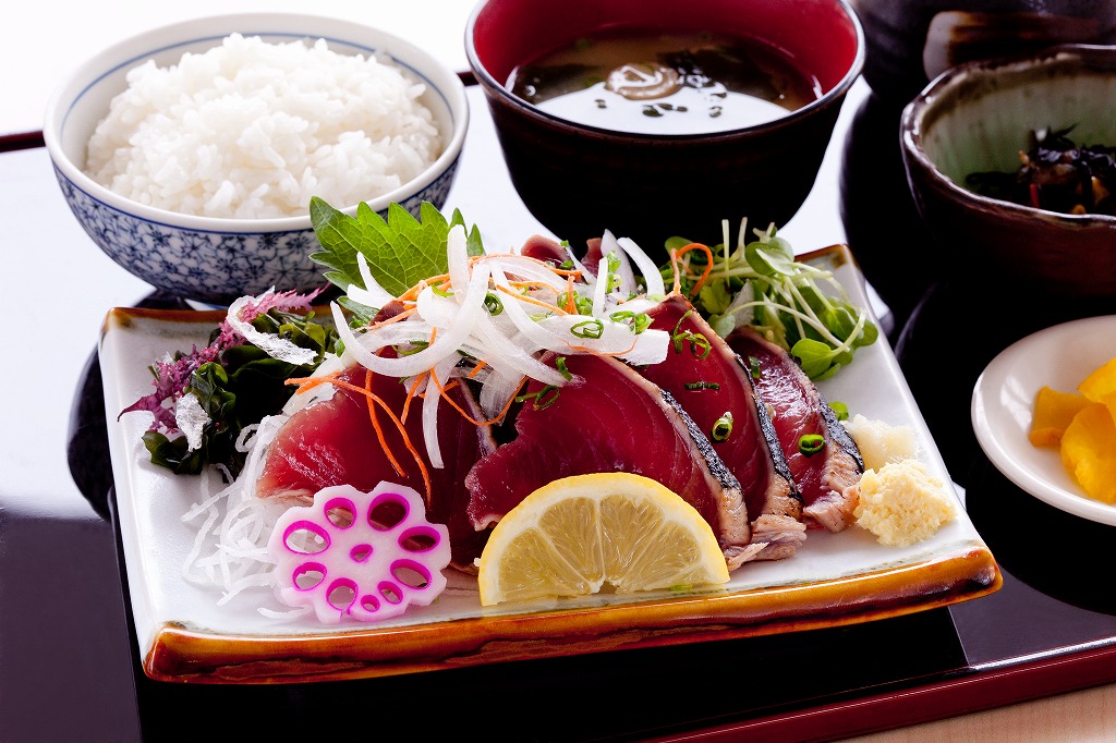 食べるならコレ　 山川かつおのたたき定食